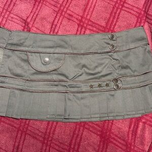 Stylish Green Pleated Skirt